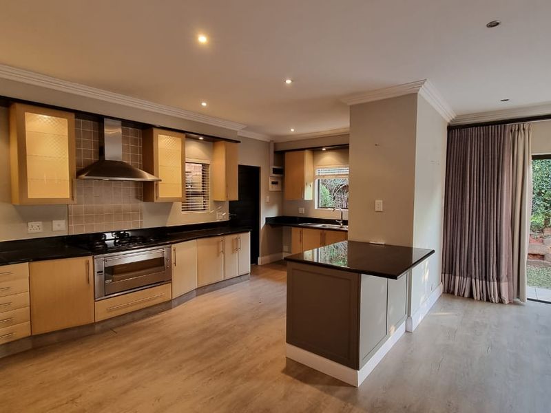 Beautifully Renovated on Sienna  - Photo 10