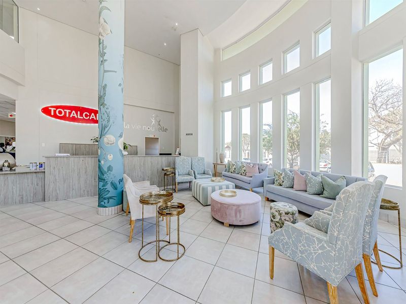 Welcome to La Vie Nouvelle   - Broadacres - Photo 2