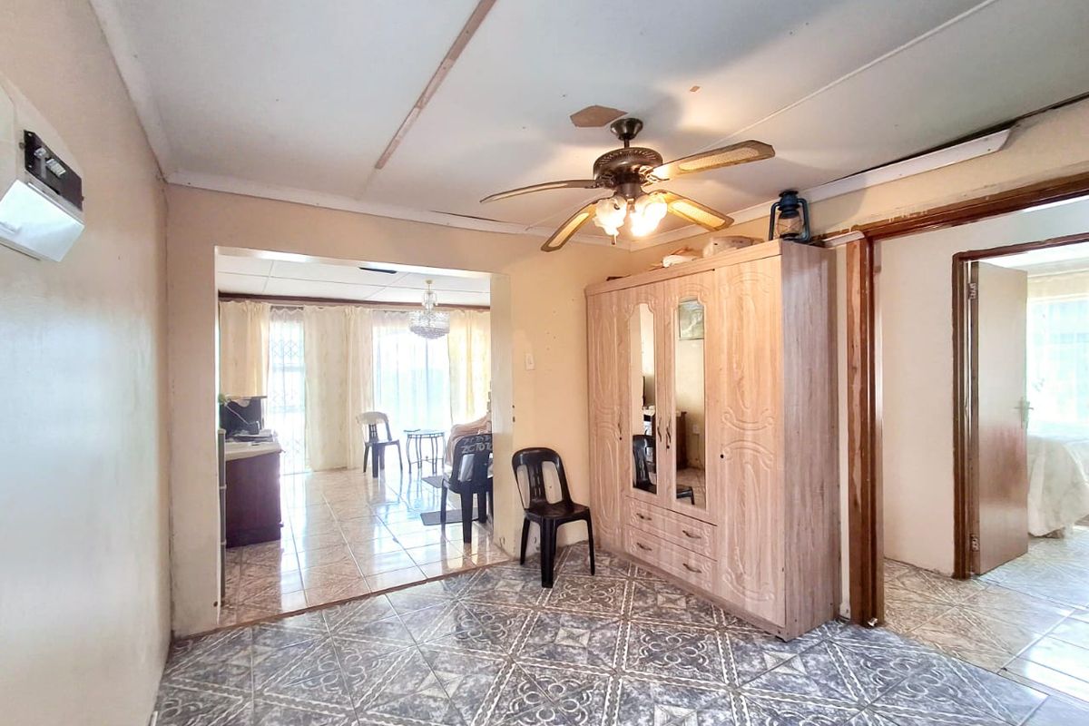 3 Bedroom house in Mdantsane NU 17 - Photo 3