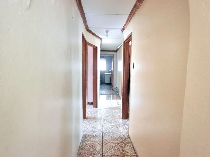 3 Bedroom house in Mdantsane NU 17 - Photo 10