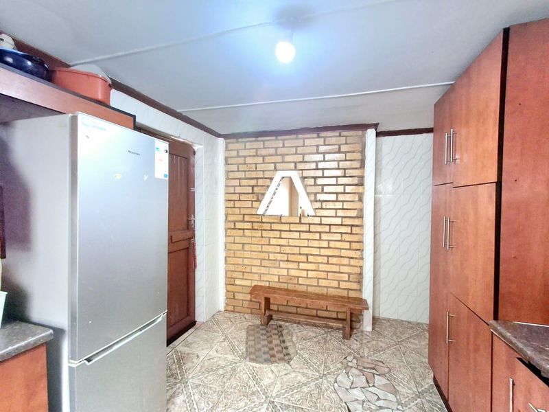 3 Bedroom house in Mdantsane NU 17 - Photo 6