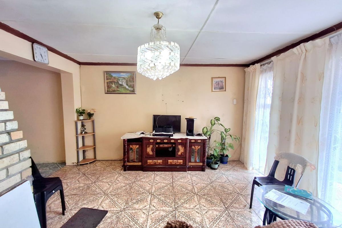 3 Bedroom house in Mdantsane NU 17 - Photo 2