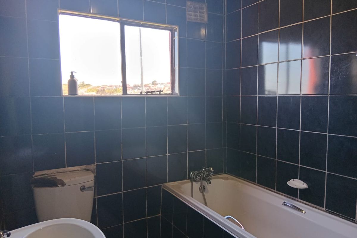 2 Bedroom House for Sale in Mdantsane Nu 14 - Photo 2