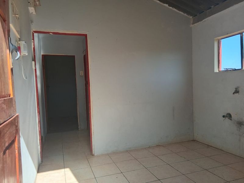 2 Bedroom House for Sale in Mdantsane Nu 14 - Photo 5