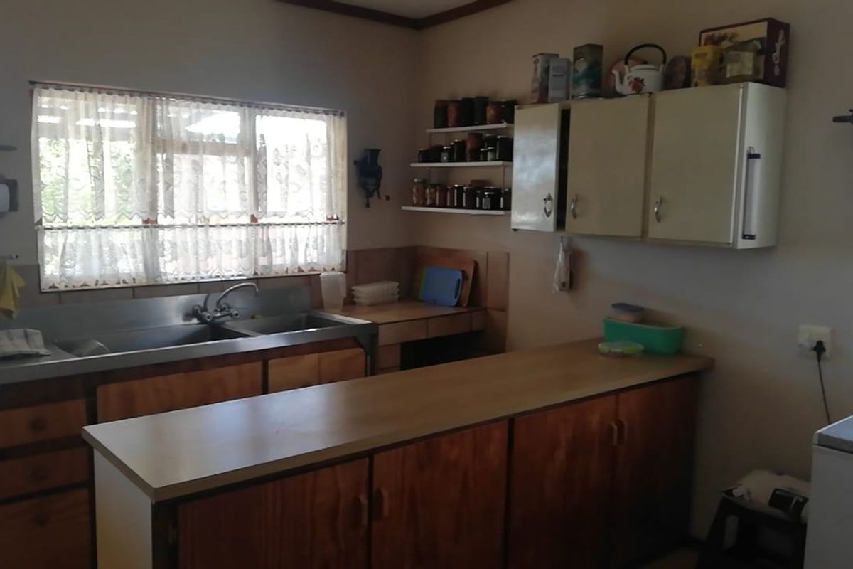 Well maintained family home for sale in Albertinia  - Photo 5