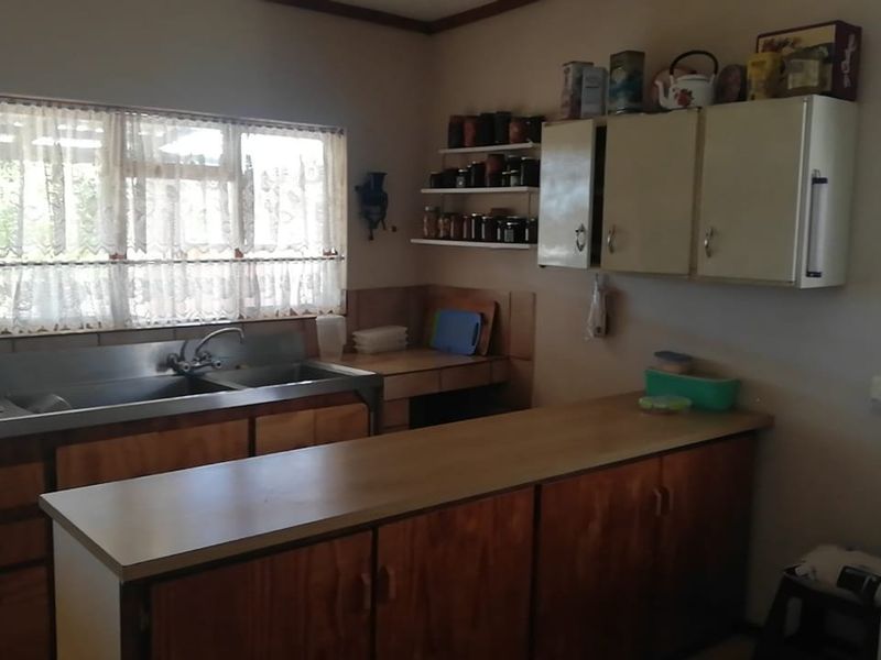 Well maintained family home for sale in Albertinia  - Photo 5