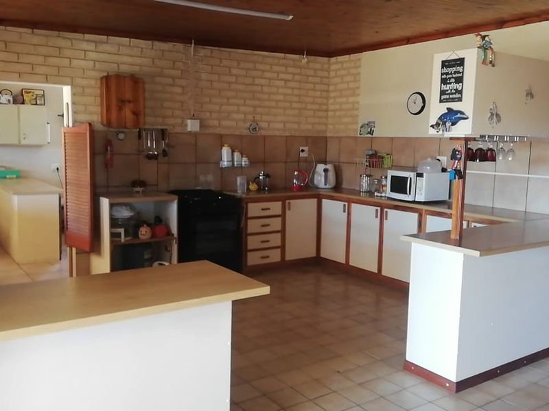 Well maintained family home for sale in Albertinia  - Photo 6