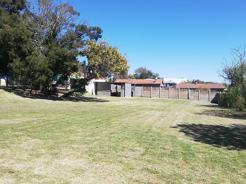 Well maintained family home for sale in Albertinia  - Photo 3