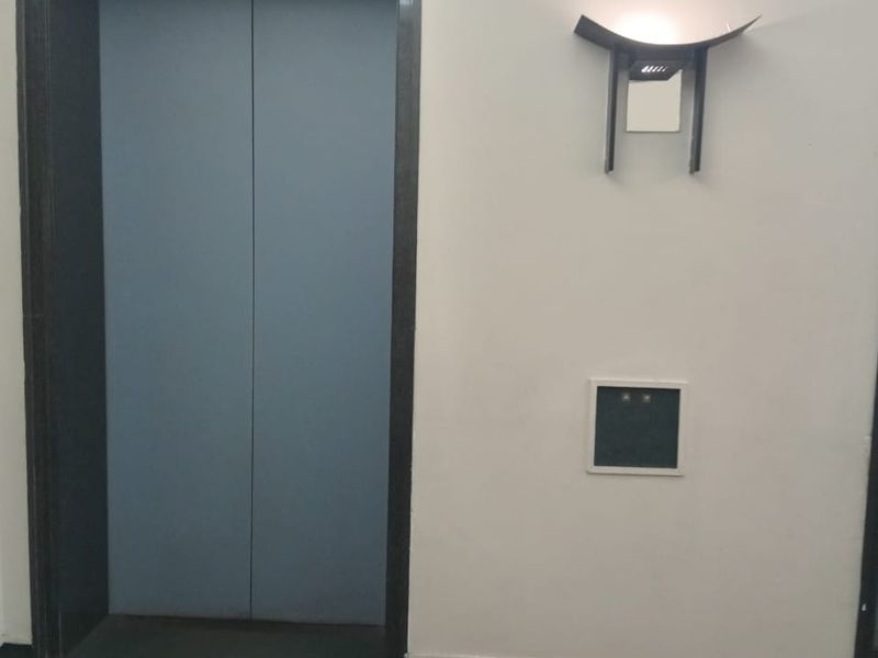 Stylish  1 bedroom apartment in the heart of Johannesburg - Photo 3