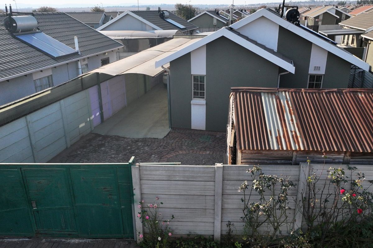 Stunning 3Bedroom House for Sale in Sky City - Photo 3