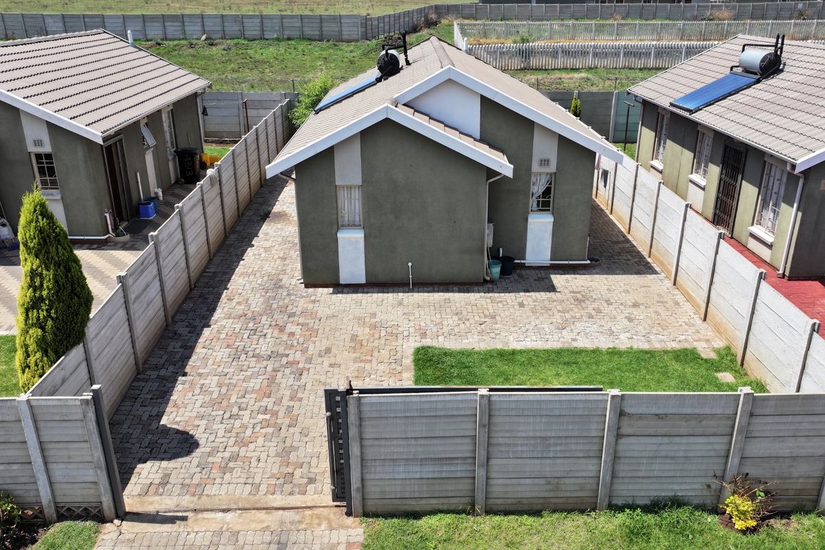 Spacious 3Bedroom House for Sale in Sky City - Photo 2