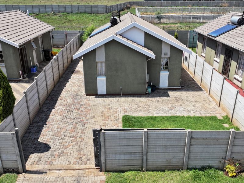 Spacious 3Bedroom House for Sale in Sky City - Photo 2