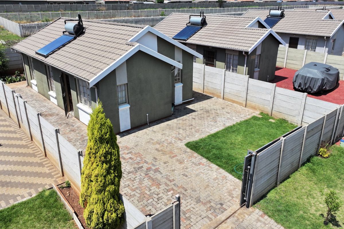 Spacious 3Bedroom House for Sale in Sky City - Photo 3