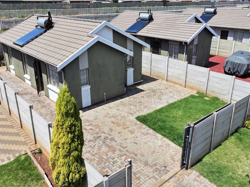 Spacious 3Bedroom House for Sale in Sky City - Photo 3