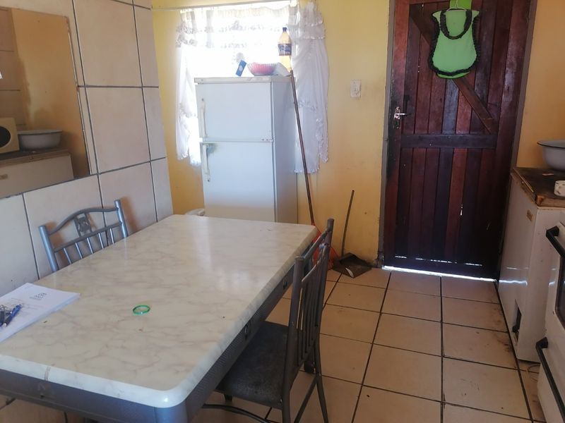 Spacious 3-Bedroom House for Sale – Ideal Location  - Photo 9
