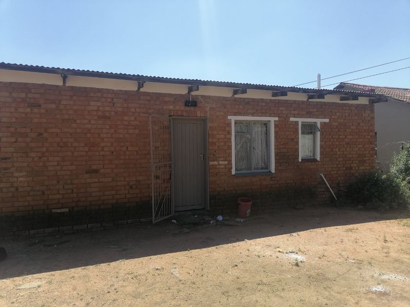 Spacious 3-Bedroom House for Sale – Ideal Location  - Photo 3