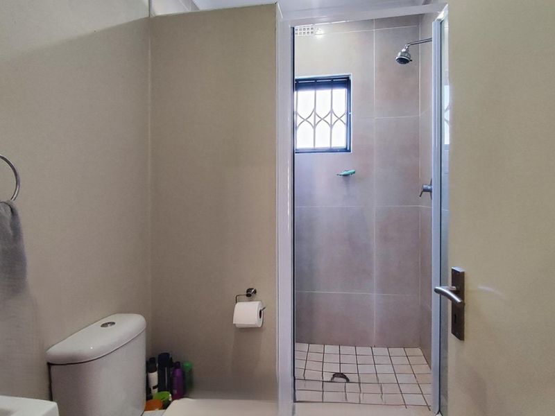 FOR SALE: SIMPLEX IN A SECURITY COMPLEX IN ALBERTSDAL: R910 000 - Photo 7
