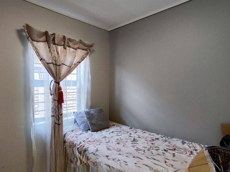 A GEM AWAITING YOU IN ALBERTSDAL - Photo 10