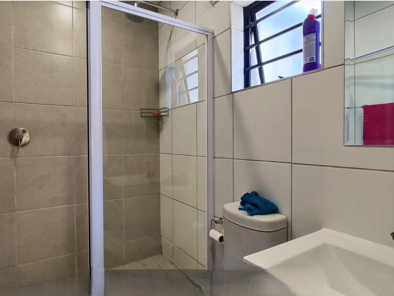 A GEM AWAITING YOU IN ALBERTSDAL - Photo 9