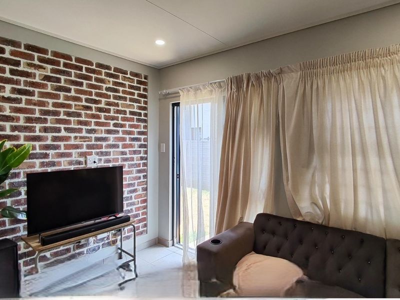 A GEM AWAITING YOU IN ALBERTSDAL - Photo 4