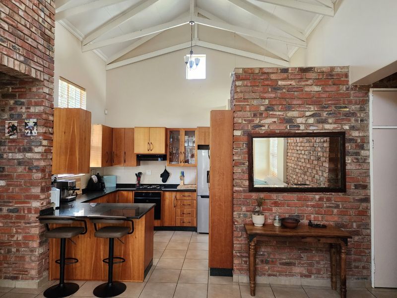 3 BEDROOM TOWNHOUSE IN LA HOFF - Photo 3