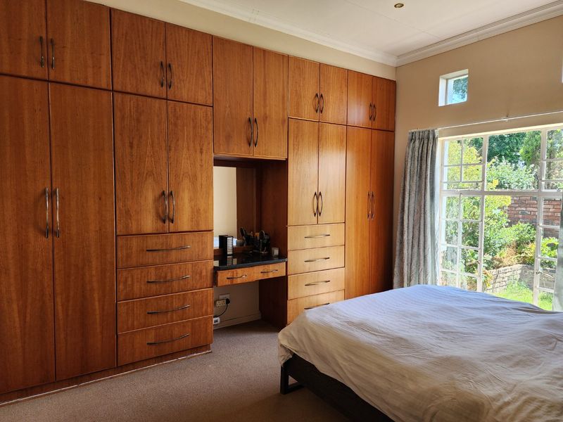 3 BEDROOM TOWNHOUSE IN LA HOFF - Photo 9