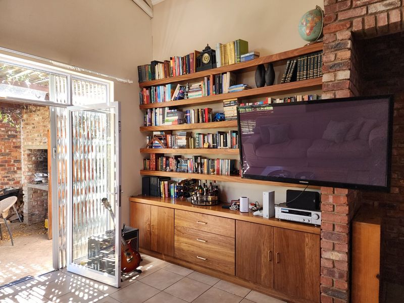 3 BEDROOM TOWNHOUSE IN LA HOFF - Photo 2
