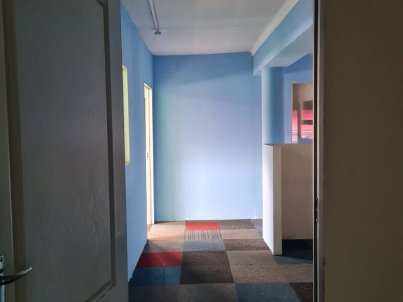 180 SQM Office at a Bargain Price - Photo 10