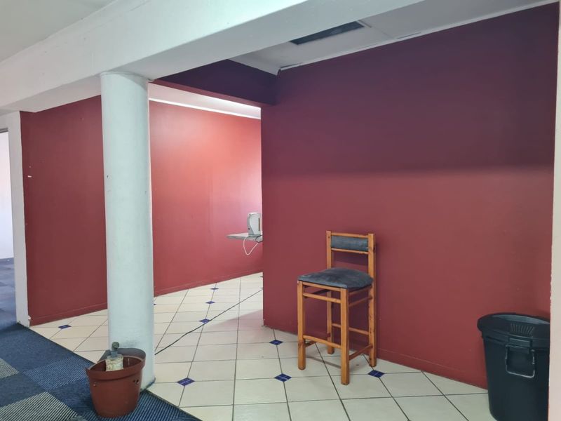 180 SQM Office at a Bargain Price - Photo 8