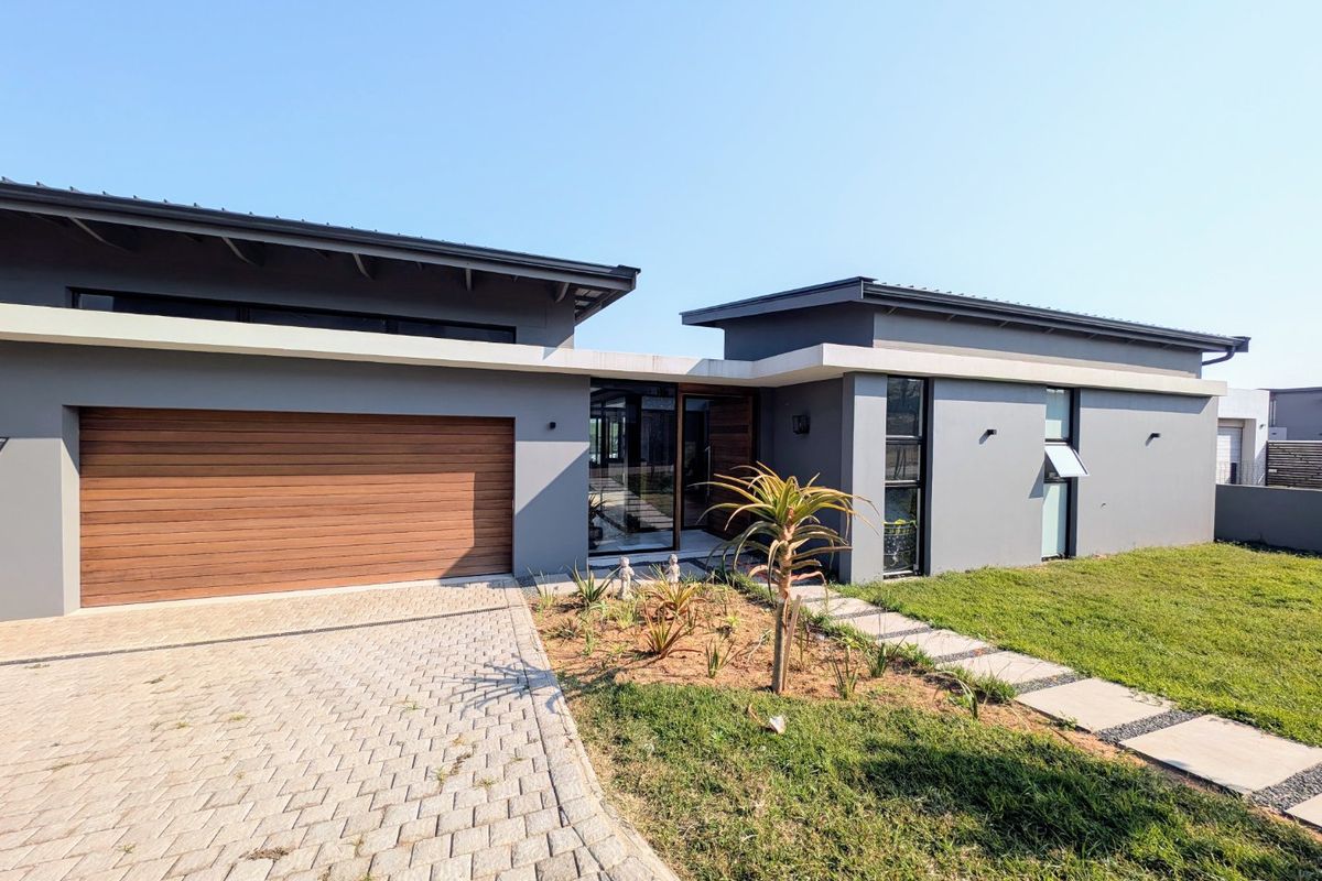 Gold Coast, Sibaya -  Stepless Home - 4 Bedrooms,4 Bathrooms home with a seperate Ensuite Staff Room / Teen Pad - Priced to sell - Photo 3
