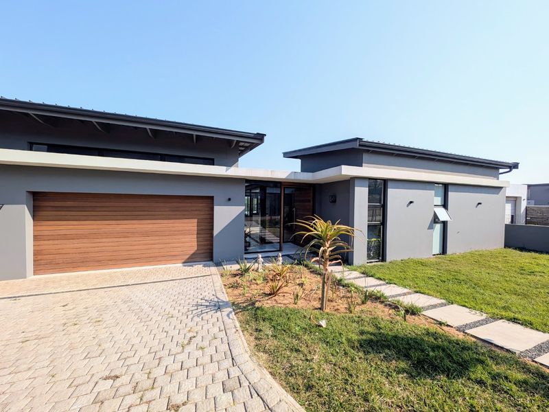 Gold Coast, Sibaya -  Stepless Home - 4 Bedrooms,4 Bathrooms home with a seperate Ensuite Staff Room / Teen Pad - Priced to sell - Photo 3