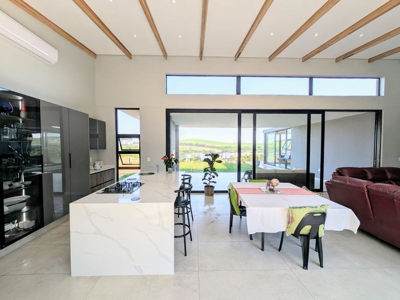 Gold Coast, Sibaya -  Stepless Home - 4 Bedrooms,4 Bathrooms home with a seperate Ensuite Staff Room / Teen Pad - Priced to sell - Photo 8