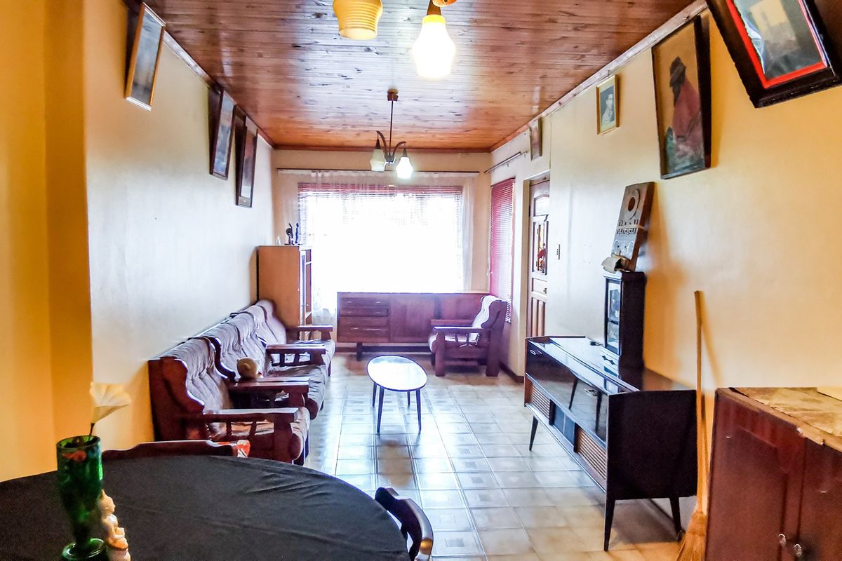 Quaint 3-Bedroom Home with Income Potential – Close to School and Transport - Photo 5