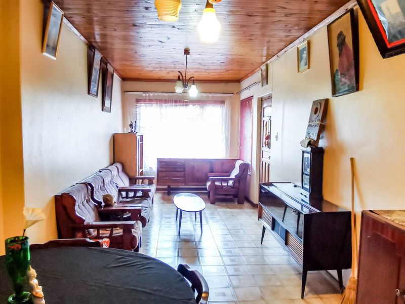 Quaint 3-Bedroom Home with Income Potential – Close to School and Transport - Photo 5