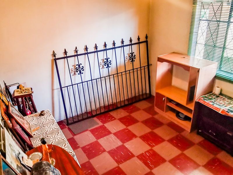 Quaint 3-Bedroom Home with Income Potential – Close to School and Transport - Photo 8