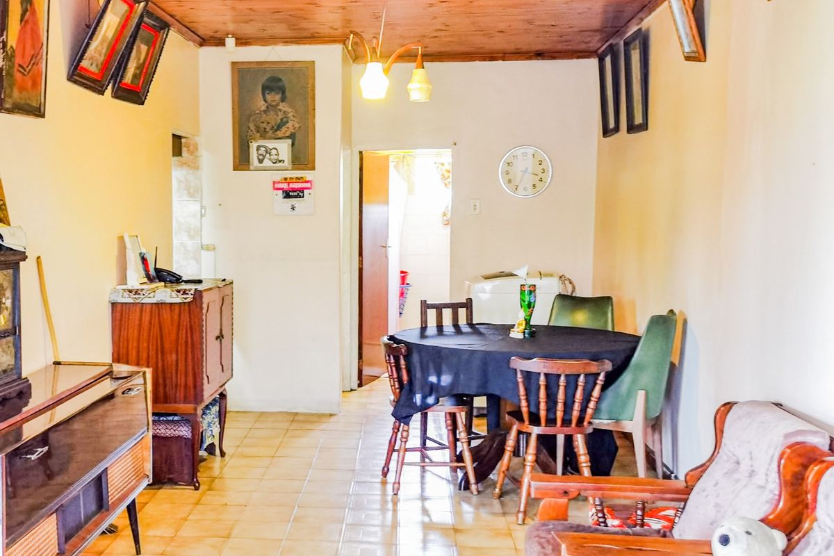 Quaint 3-Bedroom Home with Income Potential – Close to School and Transport - Photo 4