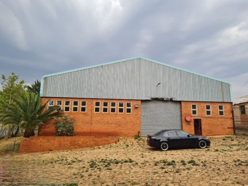 Well Priced Commercial Warehouses in a Business Park - Photo 5