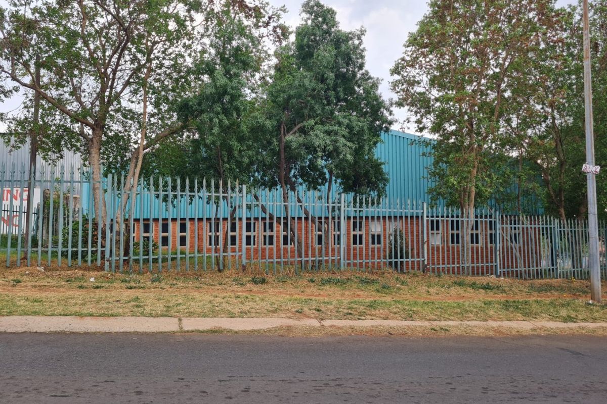 Well Priced Commercial Warehouses in a Business Park - Photo 4