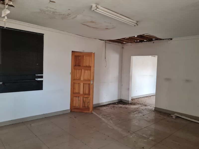 Well Priced Commercial Warehouses in a Business Park - Photo 9