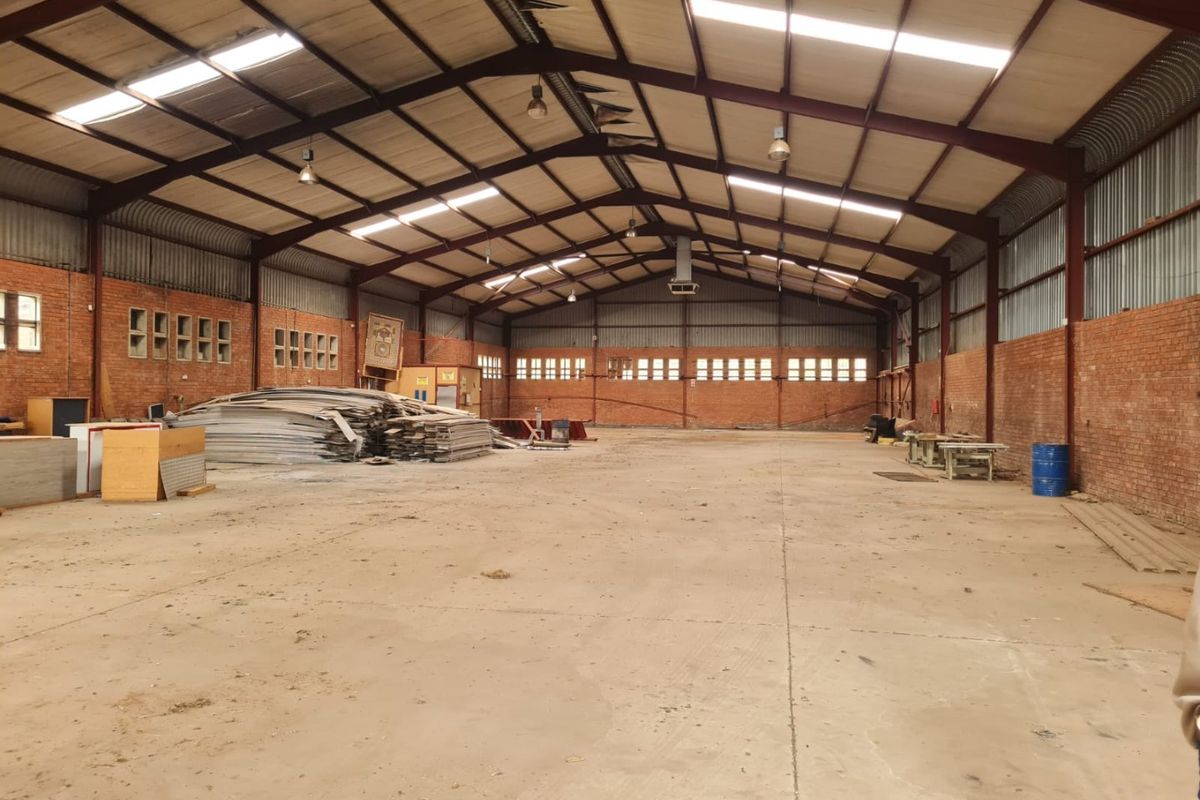 Well Priced Commercial Warehouses in a Business Park - Photo 3