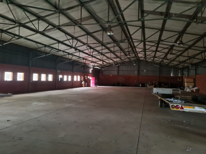 Well Priced Commercial Warehouses in a Business Park - Photo 2