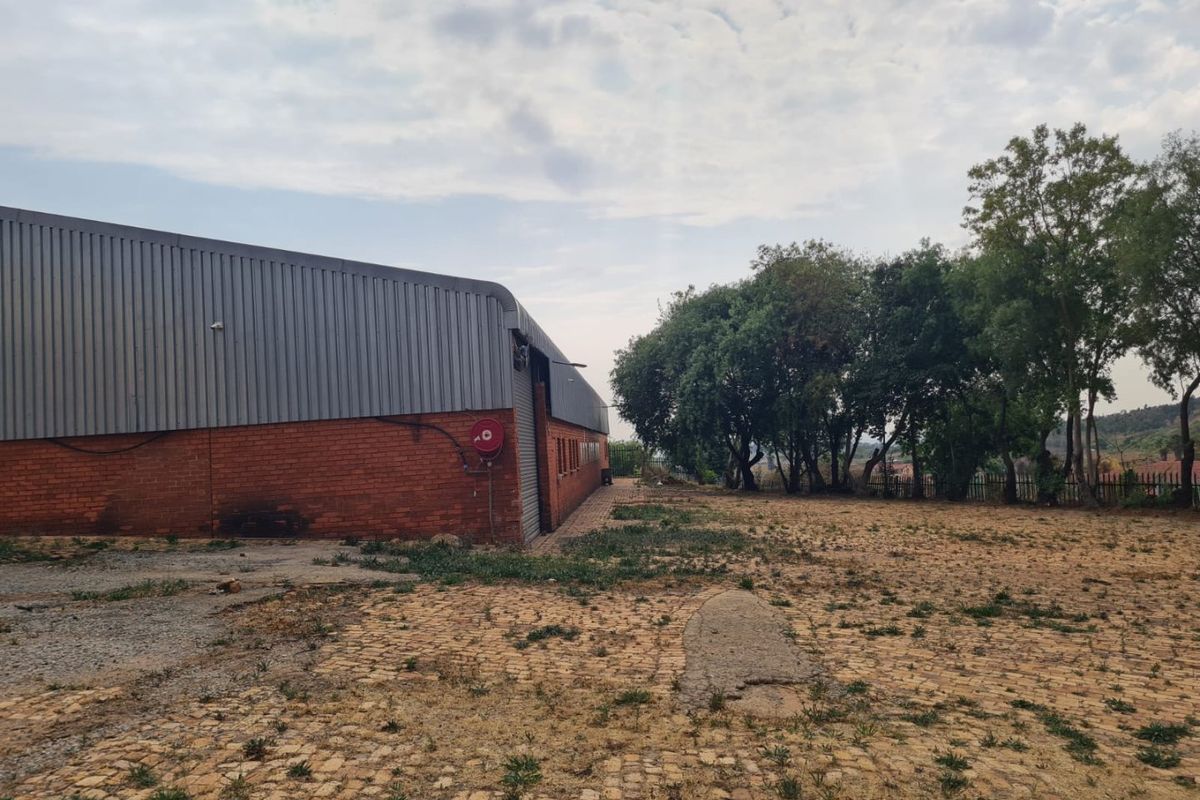 Well Priced Commercial Warehouses in a Business Park - Photo 3