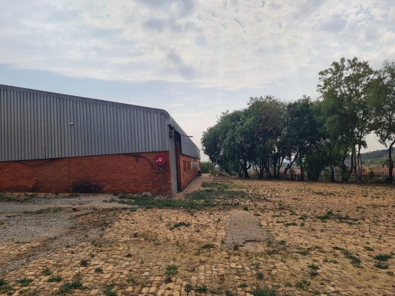 Well Priced Commercial Warehouses in a Business Park - Photo 3