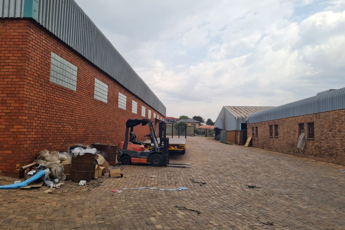 Well Priced Commercial Warehouses in a Business Park - Photo 4