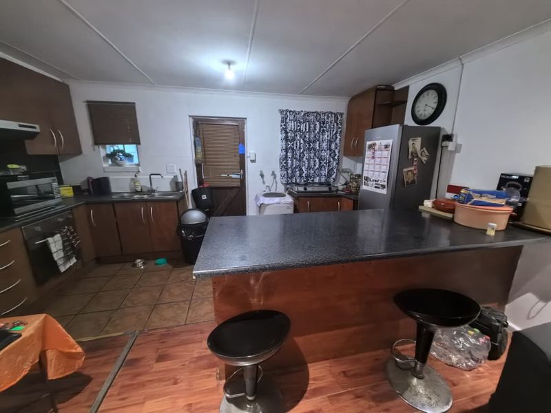 Three bedroom Freestanding home for Sale in Seawinds - Photo 5