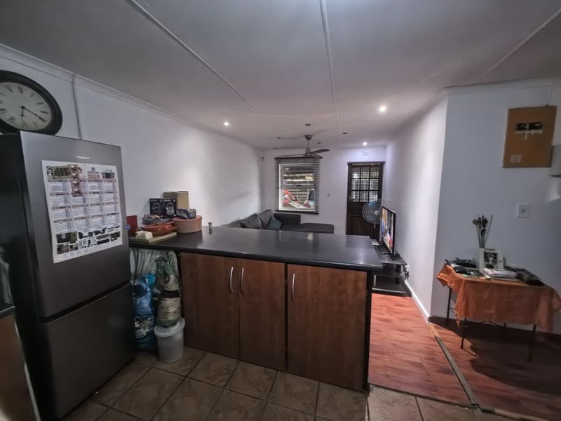 Three bedroom Freestanding home for Sale in Seawinds - Photo 4