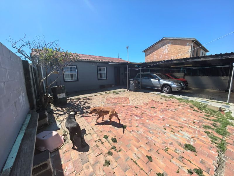 Three bedroom Freestanding home for Sale in Seawinds - Photo 2