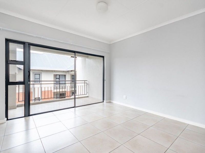 Modern 2-Bedroom Starter Home – Comfortable & Convenient - Photo 2