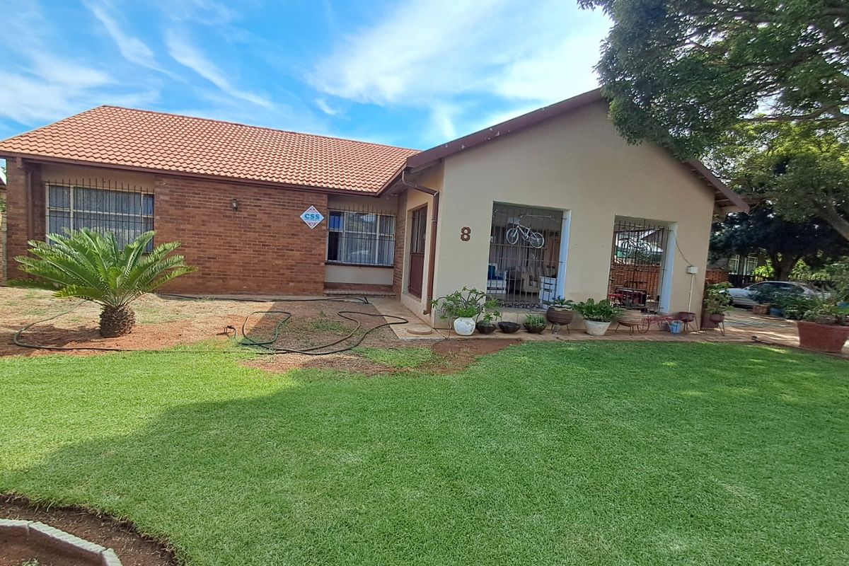 6 Bedroom House For Sale In Stilfontein. - Photo 5