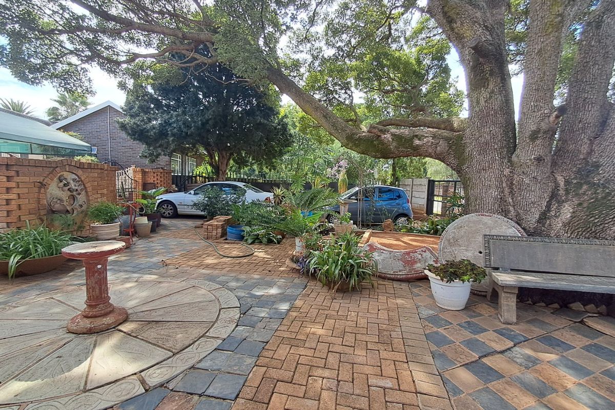 6 Bedroom House For Sale In Stilfontein. - Photo 4
